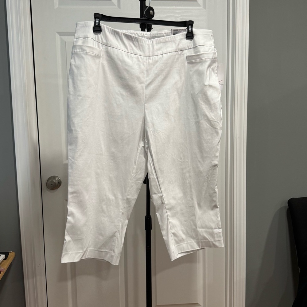 White Cropped Pants